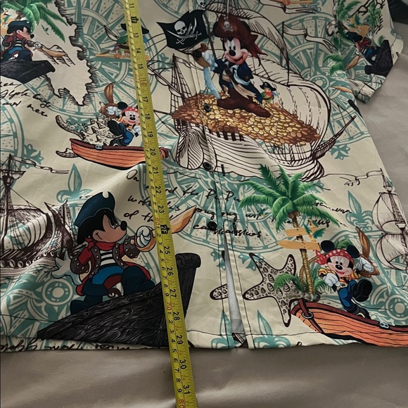 Men's Micky Mouse Beige Pirate Print Shirt (size M) - Picture 3 of 6